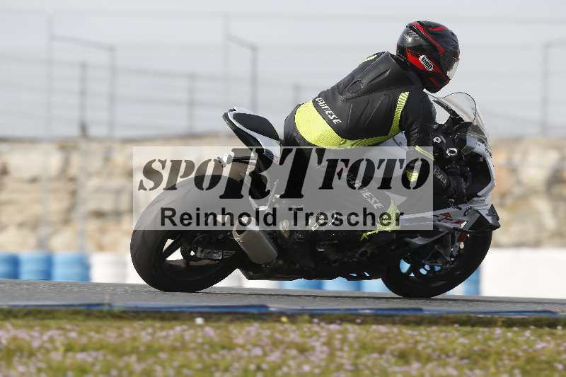 /Archiv-2024/02 29.01.-02.02.2024 Moto Center Thun Jerez/Gruppe gruen-green/backside